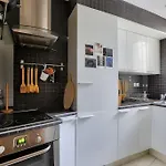 Lovely 1 Bedroom Flat Near Colonel Fabien Metro Station